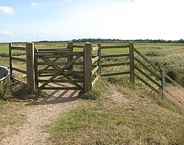 Gate on the Angles Way - geograph.org.uk - 1484314.jpg