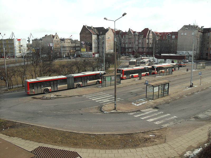 File:Gdańsk ulica Jana z Kolna – pętla autobusowa (2).JPG