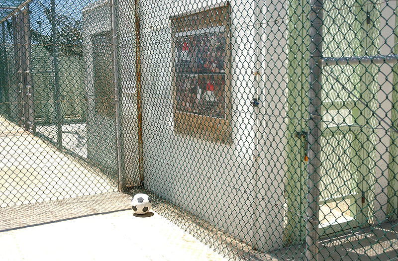 File:Guantanamo recreation yard - 1.jpg