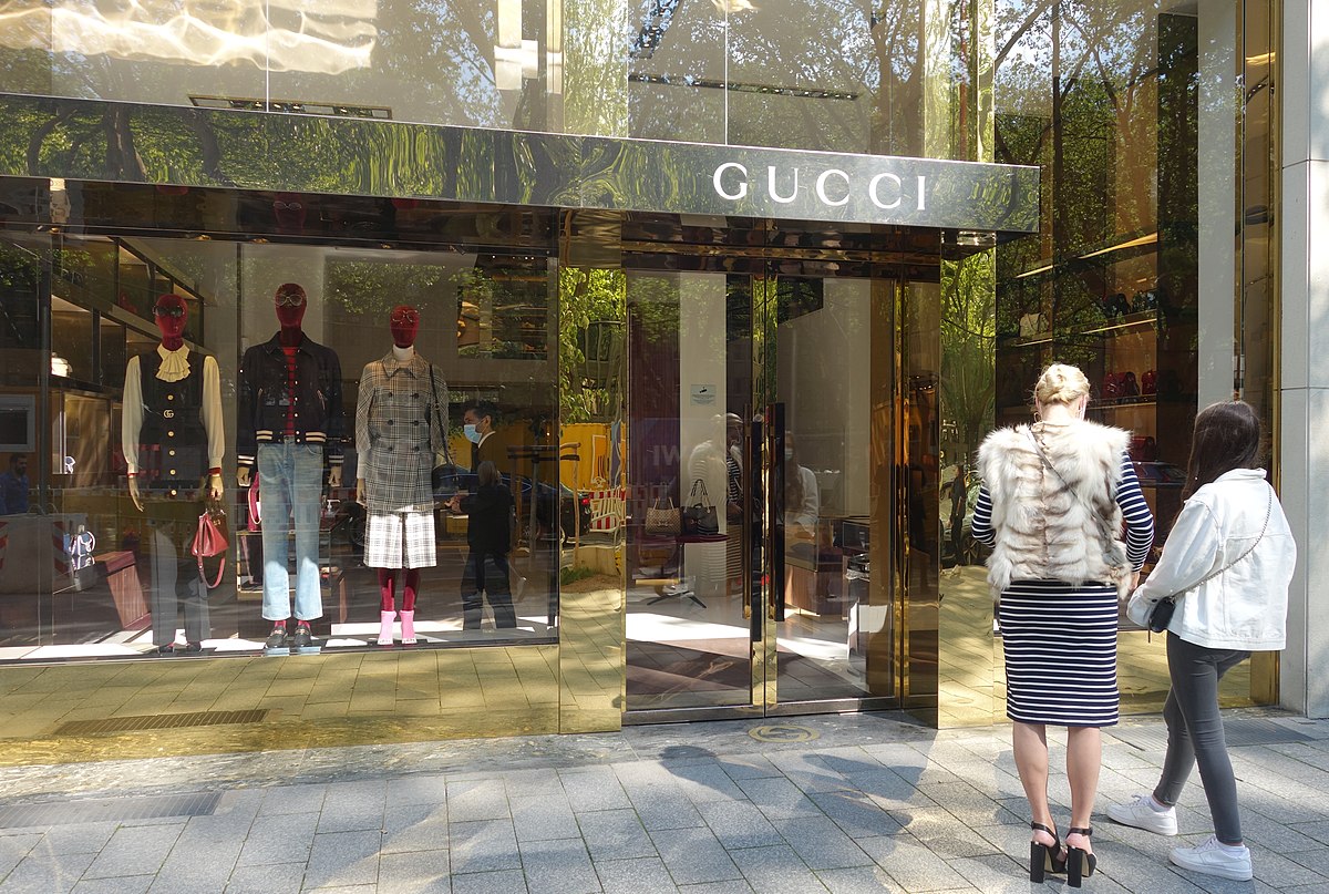 File:Gucci, Königsallee, Düsseldorf, 2020-5-4.jpg Wikimedia Commons