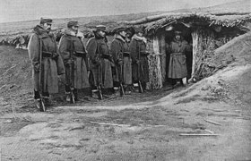Guerra ruso-japonesa, entrada del alojamiento del general Asaki, delante de Sandepú.jpg