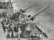 HMAS Sydney 4 inch guns SLV H98.105 3249.jpg