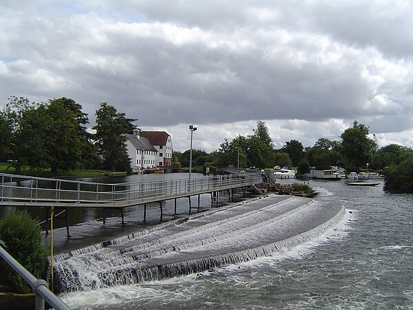 Weir, mill and walkway at Hambleden