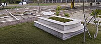 Bahasa Indonesia: Makam Hayatun Fardah di Taman Makam Bahagia Banjarbaru, dimana dia merupakan istri dari Rudy Arifin (Gubernur Kalimantan Selatan periode 2005-2015). English: Hayatun Fardah 's grave at Bahagia Cemetery in Banjarbaru, where she was Rudy Arifin's wife (Governor of South Kalimantan from 2005 to 2015). Banjar: Kuburan Hayatun Farda d di Alkah Bahagia Banjarbaru, nang mana inya adalah bininya Rudy Arifin (Hubnur Kalimantan Salatan nang mamarintah matan tahun 2005 sampai 2015).