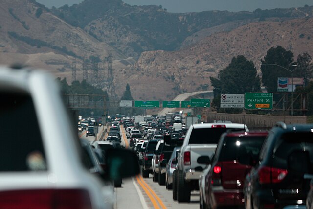 I-5 northbound prior to entering the Newhall Pass Interchange