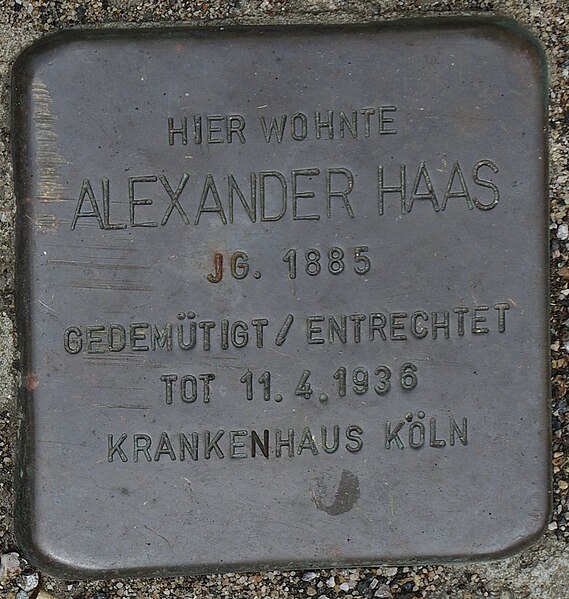 File:Hellenthal, Im Kirschseiffen 29, 31 und 32, Stolperstein für Alexander Haas.jpg