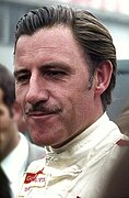 Грэм Хилл , чемпион по гонкам в сезоне 1968 года.