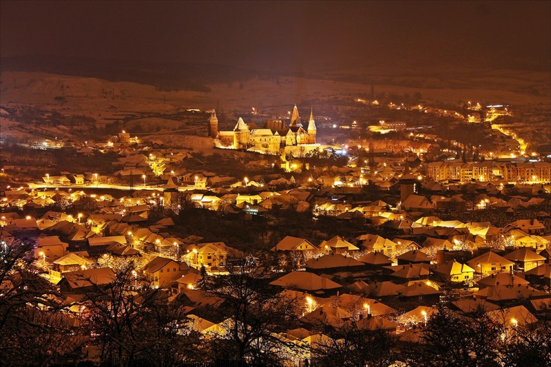 File:Hunedoara skyline.jpg