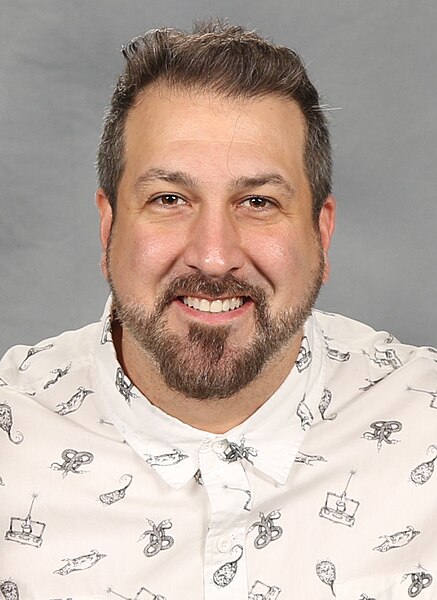 File:Joey Fatone (31503991831).jpg