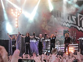 Judas Priest dum koncerto.