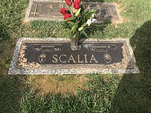 Scalia's gravesite at Fairfax Memorial Park Justice Scalia.jpg