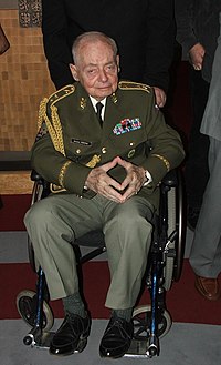 generál Kácha na vernisáži výstavy v únoru 2008