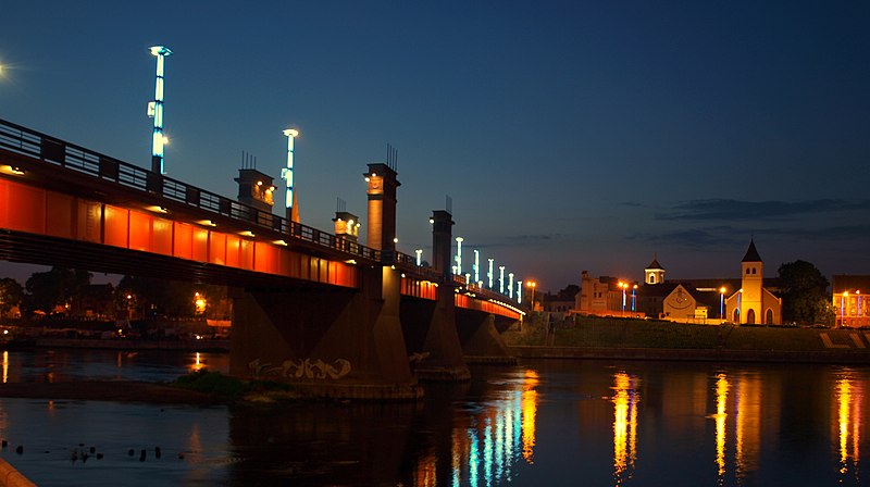 File:Kaunas at night.jpg