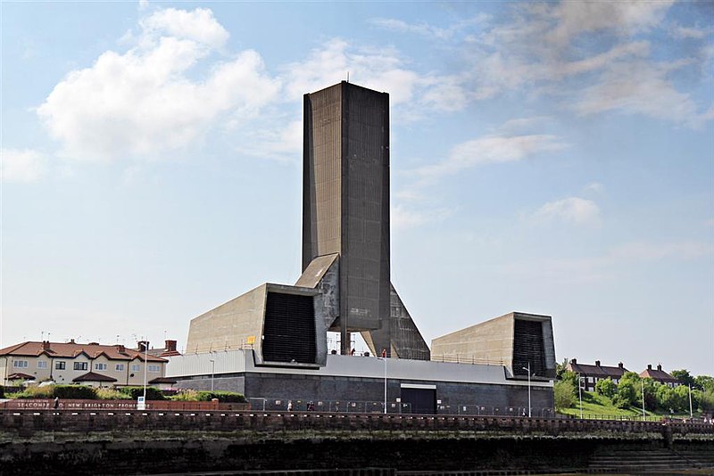 File:Kingsway Road Tunnel Ventilation Tower, Seacombe (geograph 2977615).jpg