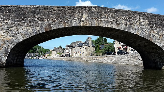 Pont sur la Rance entre Dinan et Lanvallay (Bretagne, France)