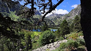 Arrivée par le GR Tour de pays du Donezan.