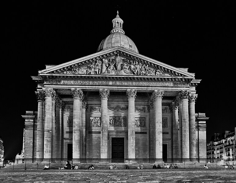 File:Le Panthéon, August 7, 2011.jpg