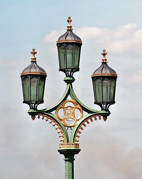 File:London - Lanterns on Westminster Bridge.jpg