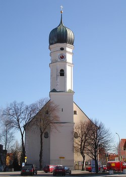 kostel sv. Margaret, západní průčelí se zvonicí