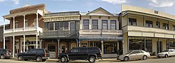 Una vista di Main Street (Old Highway 49) a Sutter Creek.