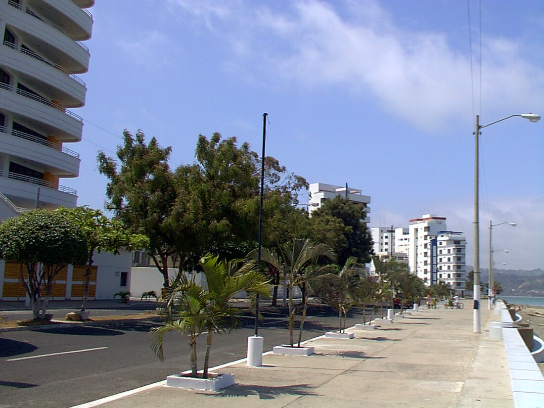 File:Malecón de Bahía de Caráquez.jpg