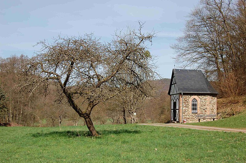 File:Marienkapelle im Lützbachtal.jpg