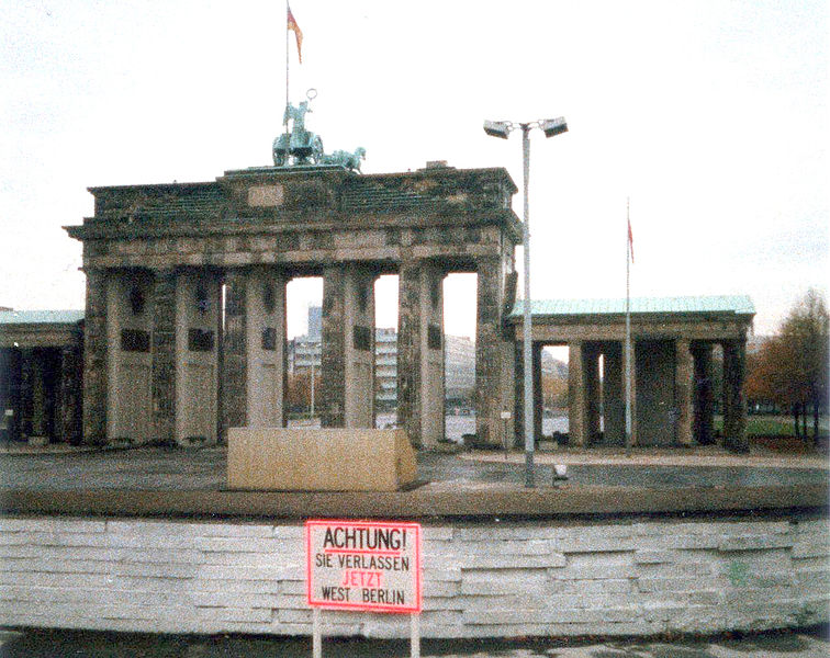 File:Mauerbrandenburgertor87.jpg