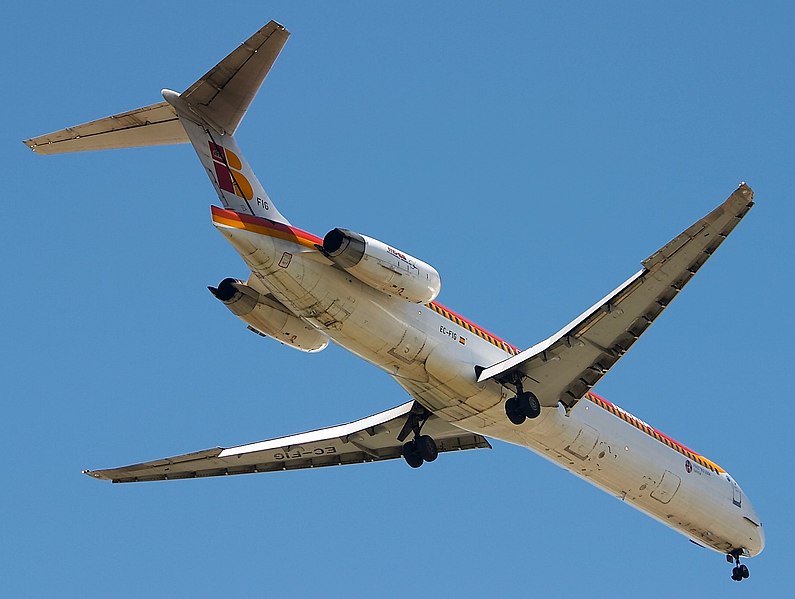 File:McDonnell Douglas MD-88 - Iberia - EC-FIG - LEMD - 200504101359.jpg