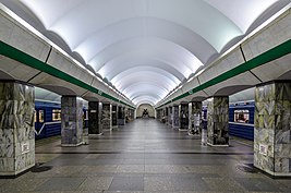 Metro SPB Line3 Primorskaya platform.jpg
