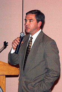 Durant speaks to officers at Tyndall Air Force Base in 2002 Michael Durant speaks to officers at Tyndall Air Force Base.jpg