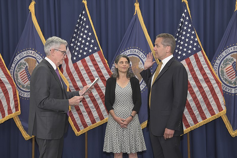File:Michael S. Barr sworn in as Federal Reserve Governor 2022 (52227388884).jpg