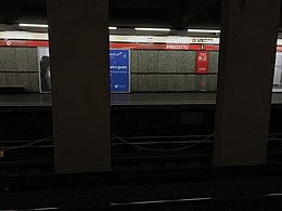 Métro de Milan Ligne 1 - Station Precotto 01.jpg