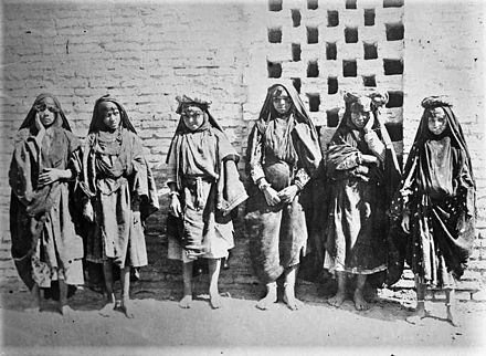 Iraqi girls, c. 1917