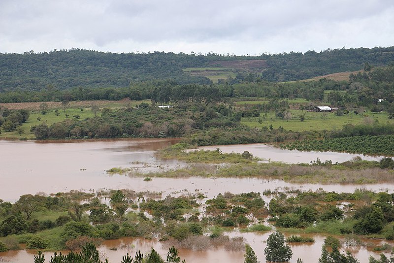 File:Misiones - Inundación del río Uruguay en 2014.jpg