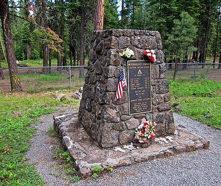 Tập_tin:Mitchell_Monument,_Bly,_Oregon_(6149865447).jpg