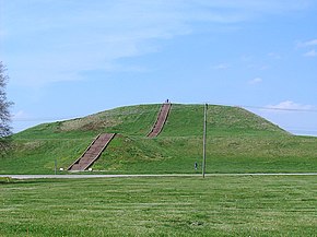 Monks Mound in July.JPG