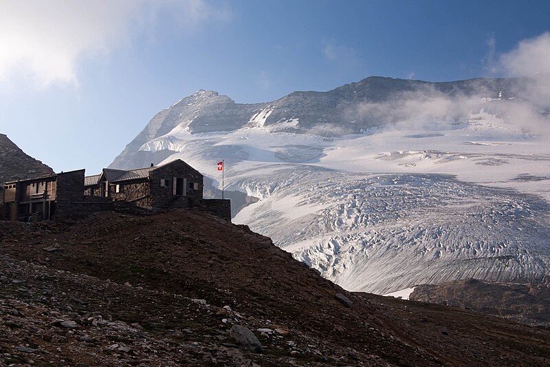 File:Monte Leone Hut (62682653).jpeg