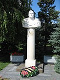 Miniatuur voor Bestand:Monument to Georgy Zhukov near Volgograd Panorama Museum 001.JPG