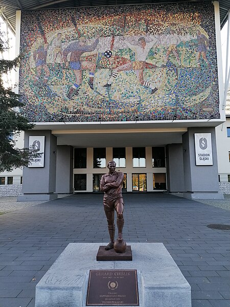 File:Monument to Gerard Cieślik Silesian Stadium Chorzów.jpg