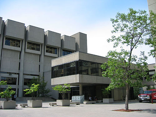 渥太華大學Morisset圖書館與校園電台CHUO