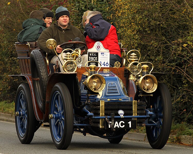 File:Mors 1901 10HP Tonneau on London to Brighton VCR 2010.jpg