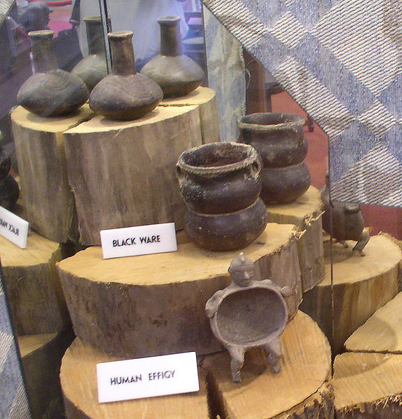 File:Moundville pottery HRoe 02.jpg