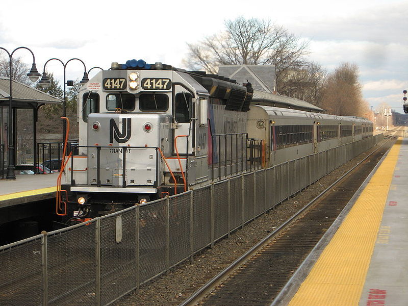 File:New Jersey Transit train 5427 enters Plainfield.jpg