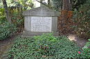 Oberrad, Waldfriedhof, Grab 1 H 12 Weiss.JPG