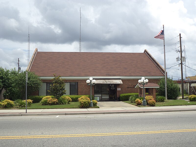 File:Ocilla Municipal Building.JPG