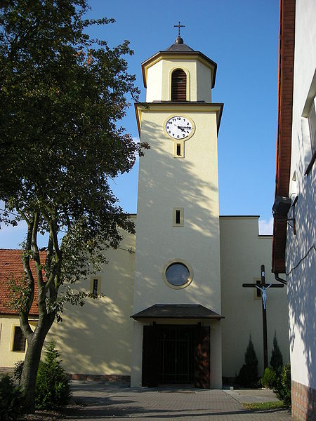 File:Osiek nad Notecia church.jpg