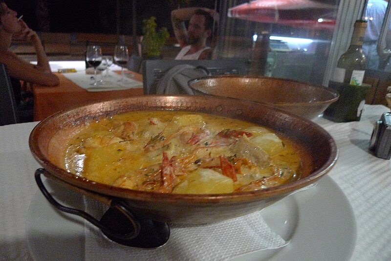 File:P2000075 Cataplana no Restaurante Filipe - Sesimbra 11092014 (15247939856).jpg