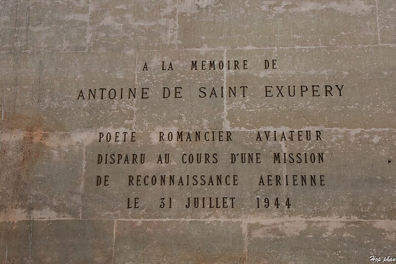 File:Paris September 2016 IMGL0304 (29541488520) Antoine de Saint-Exupéry.jpg