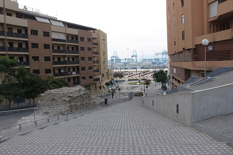 File:Parque arqueológico murallas meriníes Algeciras 10.JPG