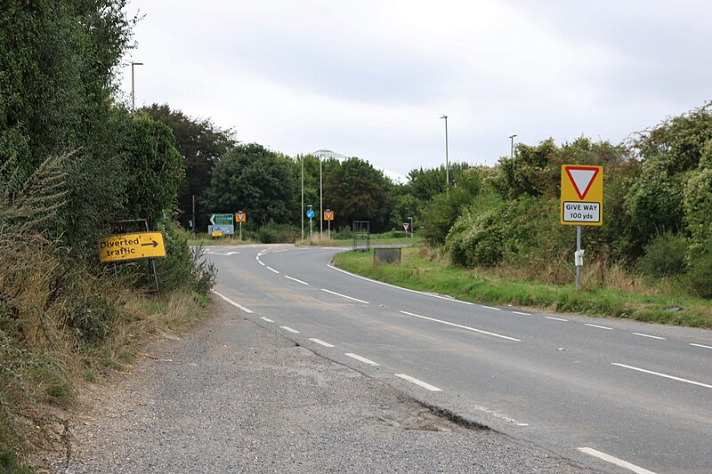 File:Petersfield Road east of Winchester - geograph.org.uk - 5877292.jpg